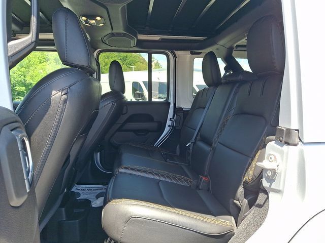 Used 2023 Jeep Wrangler Unlimited Sahara AWD/4WD image 10