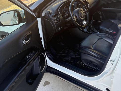 Used 2018 Jeep Compass Limited w/ Navigation Group image 9