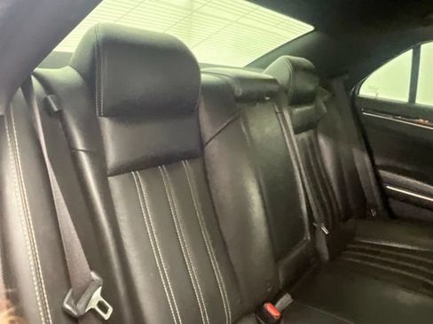 Used 2019 Chrysler 300 S RWD image 15