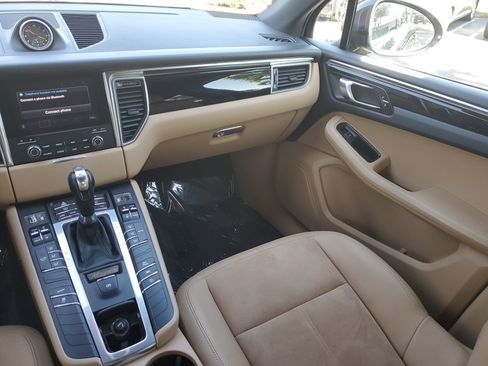 Used 2018 Porsche Macan image 13