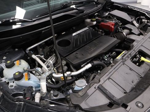 Certified 2025 Nissan Rogue SV image 17