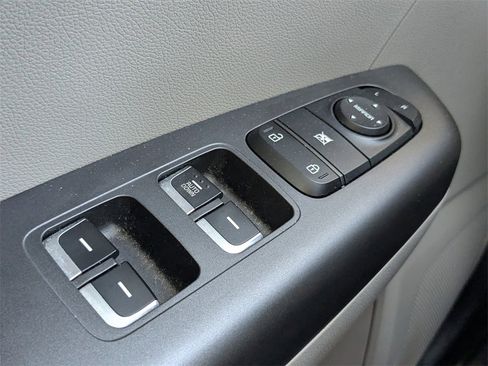 Used 2020 Kia Sportage LX image 18