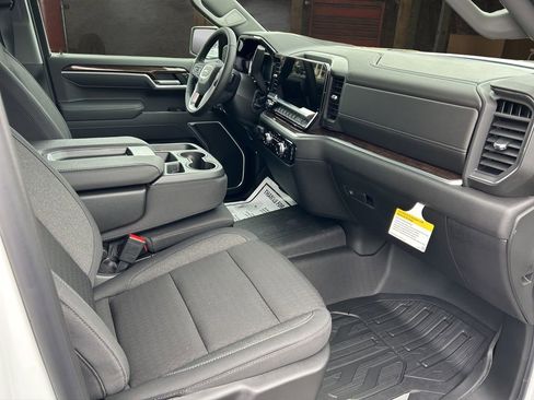 New 2026 GMC Sierra 1500 SLE w/ X31 Off-Road Package AWD/4WD image 15
