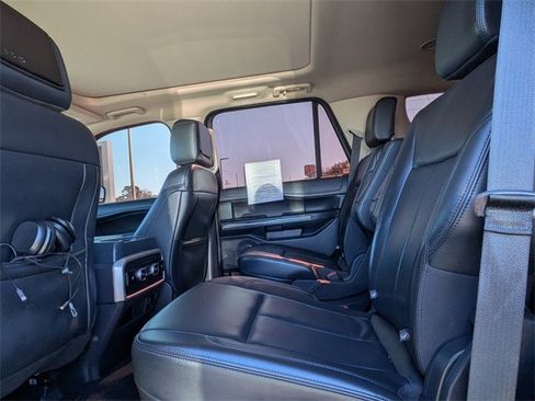 Certified 2023 Ford Expedition XLT image 13