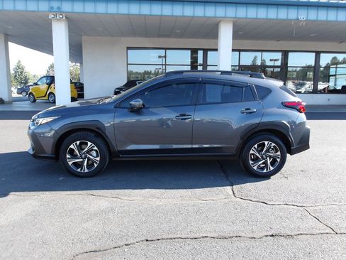 Used 2024 Subaru Crosstrek 2.0i Premium w/ Crosstrek Mirror Package AWD/4WD image 2
