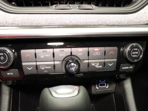 New 2026 Jeep Compass Latitude AWD/4WD image 22