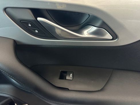 Used 2019 Chevrolet Blazer LT FWD image 22