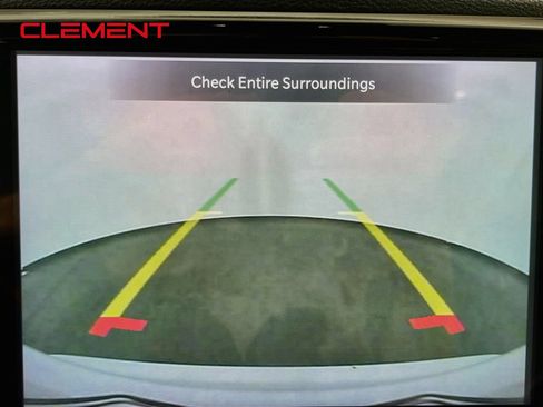 Used 2023 Chrysler Pacifica Touring-L FWD image 20