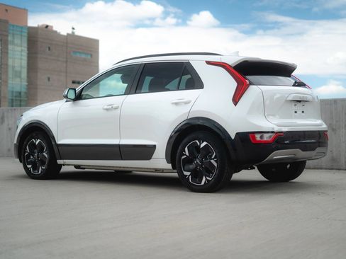 Used 2023 Kia Niro Wind FWD image 15