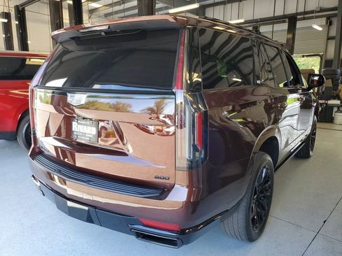 Used 2023 Cadillac Escalade Sport Platinum w/ LPO, ONYX Package AWD/4WD image 4
