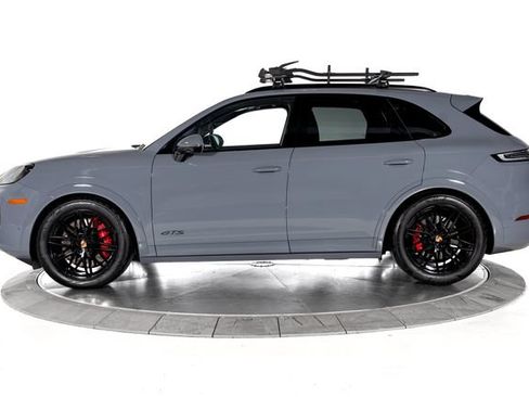 Used 2025 Porsche Cayenne GTS AWD/4WD image 2
