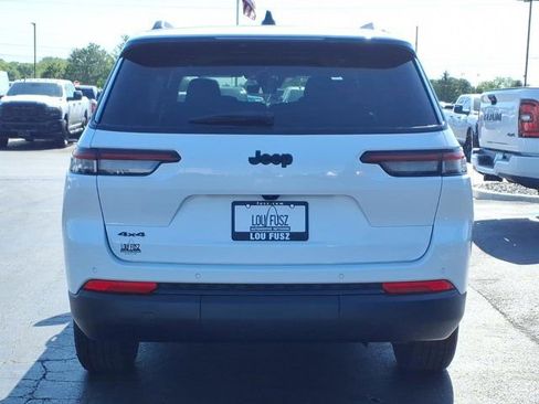 Used 2025 Jeep Grand Cherokee L Altitude AWD/4WD image 31