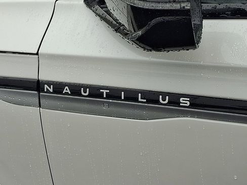 Certified 2024 Lincoln Nautilus Reserve w/ Equipment Group 203A image 31