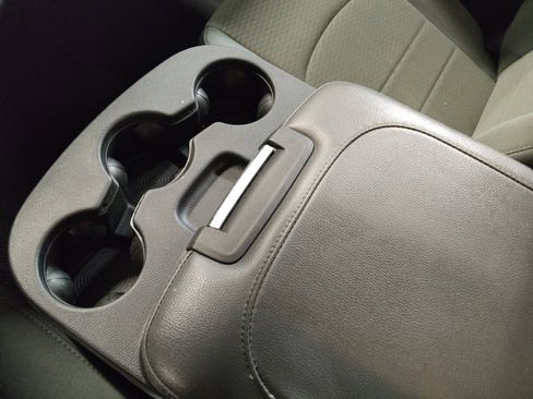 Used 2019 RAM 1500 Tradesman w/ Chrome Plus Package RWD image 26