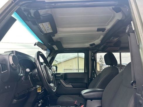 Used 2015 Jeep Wrangler Sport w/ Quick Order Package 24S AWD/4WD image 33