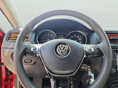 Used 2016 Volkswagen Jetta S image 25