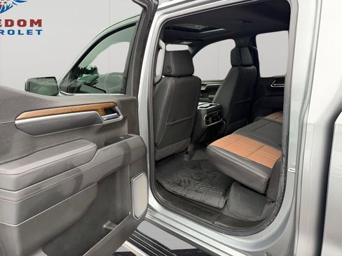Used 2026 Chevrolet Silverado 1500 High Country w/ Technology Package AWD/4WD image 35