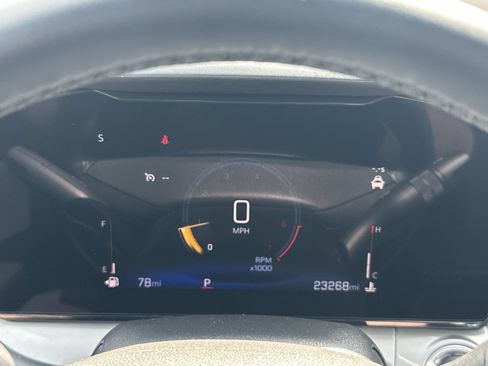 Used 2025 Chevrolet Trax LT w/ LT Convenience Package FWD image 23