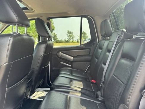 Used 2009 Ford Explorer Sport Trac Adrenalin AWD/4WD image 30