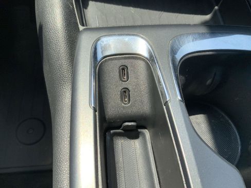 Used 2025 Chevrolet Equinox EV LT w/ LPO, All-Weather Mat Package FWD image 39
