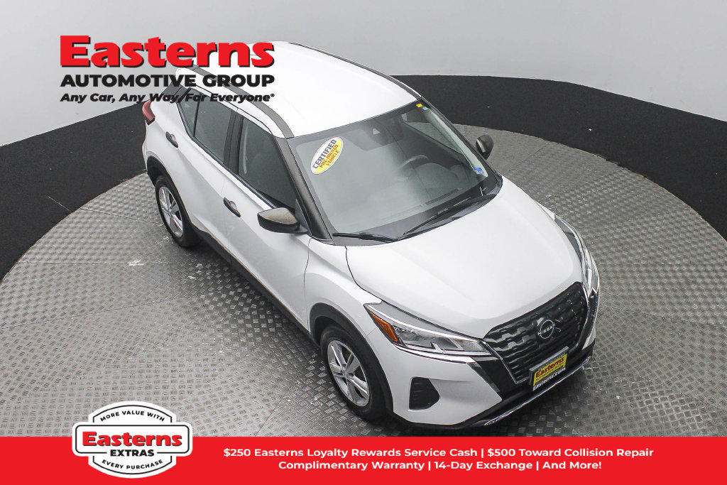 Used 2022 Nissan Kicks S FWD image 4