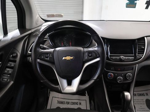 Used 2019 Chevrolet Trax LT w/ LT Convenience Package AWD/4WD image 20