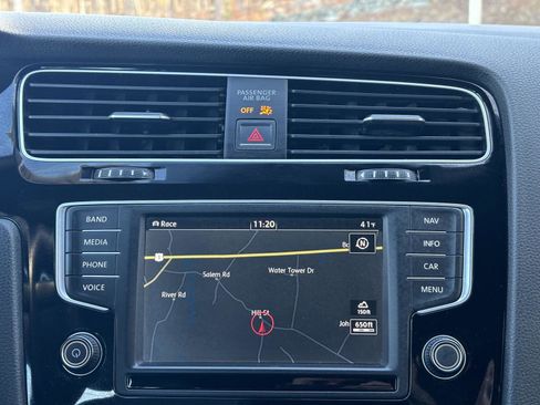 Used 2016 Volkswagen Golf R 4-Door image 9