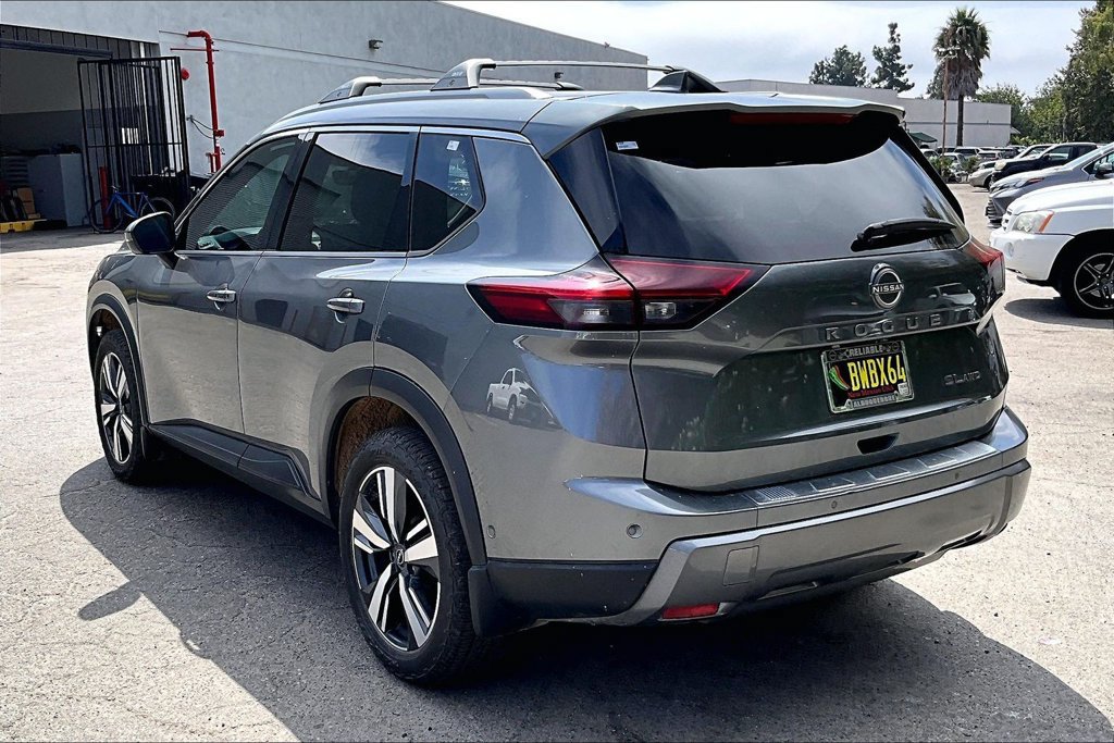 Used 2024 Nissan Rogue SL w/ SL Premium Package AWD/4WD image 6