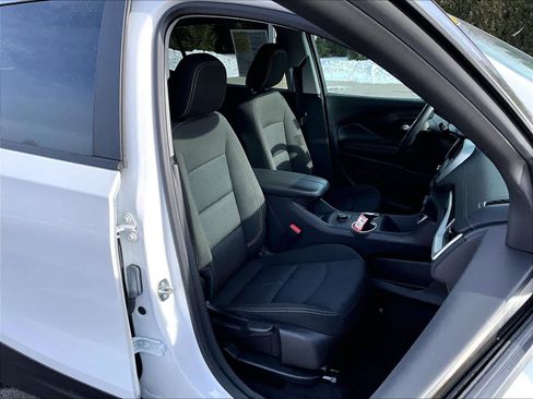 Used 2024 GMC Terrain SLE image 11