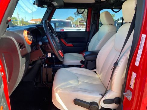 Used 2014 Jeep Wrangler Unlimited Sport w/ Quick Order Package 24S AWD/4WD image 17