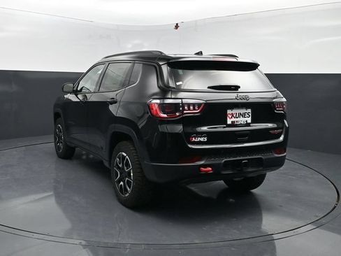 New 2026 Jeep Compass Trailhawk w/ Trailer Tow Group AWD/4WD image 7