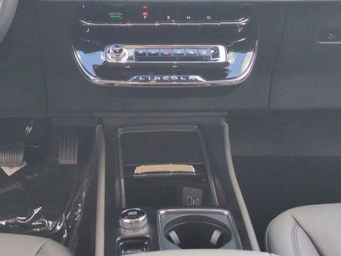 New 2026 Lincoln Corsair Premiere FWD image 19