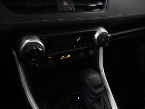 Used 2025 Toyota RAV4 XLE w/ Convenience Package image 22