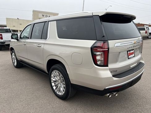 Used 2024 Chevrolet Suburban High Country image 5