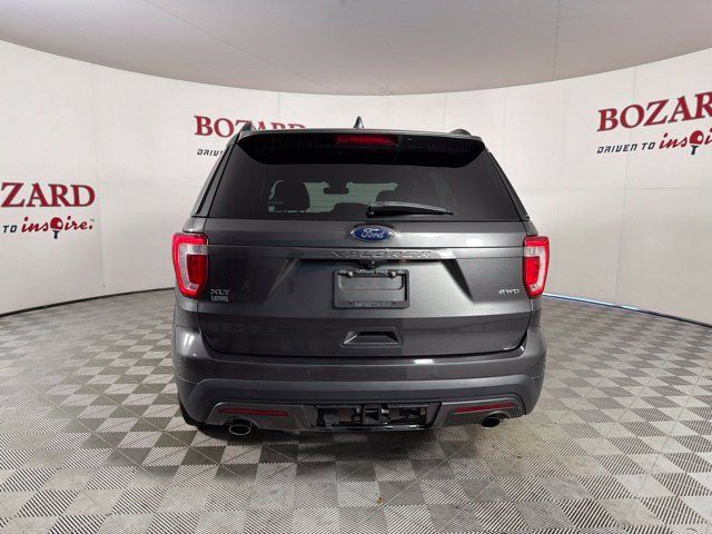 Used 2017 Ford Explorer XLT w/ Equipment Group 202A AWD/4WD image 12