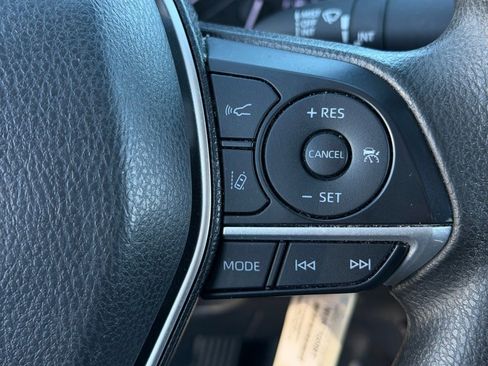 Used 2022 Toyota Camry LE image 17