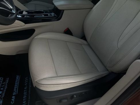 Used 2021 Buick Envision Essence FWD image 18