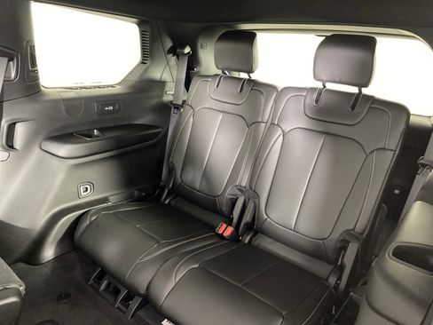 New 2025 Jeep Grand Cherokee L Limited w/ Black Appearance Package image 33