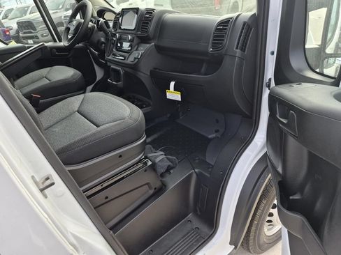 New 2026 RAM ProMaster 2500 w/ Convenience Group FWD image 7
