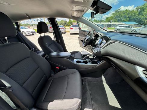 Used 2023 Chevrolet Malibu LS FWD image 25