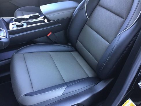 New 2026 Chevrolet Equinox LT w/ Convenience Package II image 9