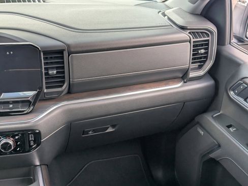 Used 2025 GMC Sierra 1500 SLT w/ SLT Premium Plus Package image 18