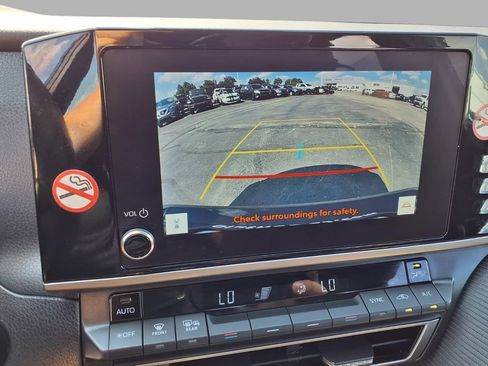 Used 2025 Toyota Camry SE FWD image 6