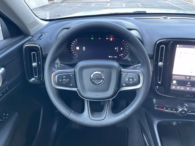 Used 2024 Volvo XC40 B5 Plus w/ Protection Package Premier AWD/4WD image 19