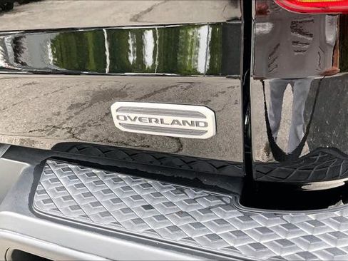 Certified 2021 Jeep Gladiator Overland w/ Popular Equipment Package AWD/4WD image 10