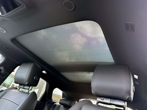 Used 2024 Land Rover Range Rover Evoque Dynamic SE image 27