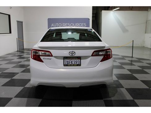 Used 2013 Toyota Camry XLE image 5