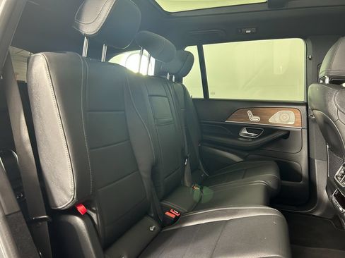 Used 2025 Mercedes-Benz GLS 450 4MATIC image 26