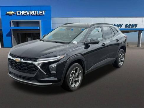 Used 2024 Chevrolet Trax LT w/ Driver Confidence Package FWD image 29