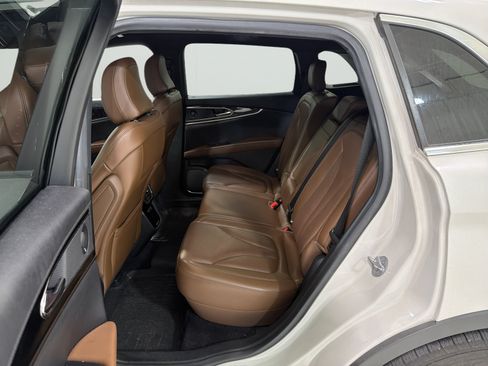 Used 2022 Lincoln Nautilus Reserve w/ Luxury Package FWD image 12